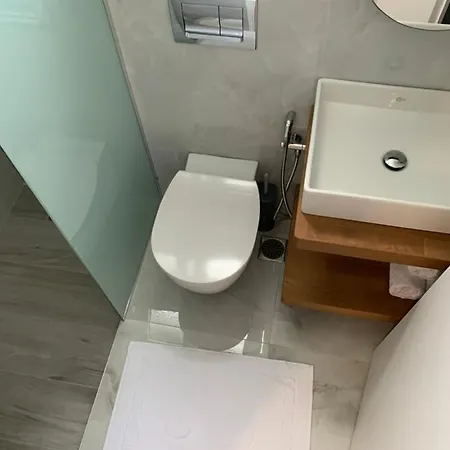 Konukevi Kekezis Saranda