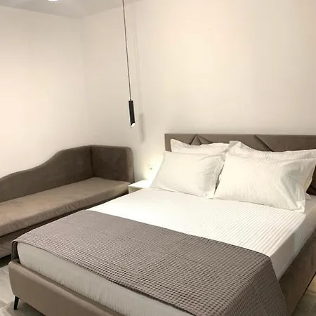 Kekezis Gæstehus 3*