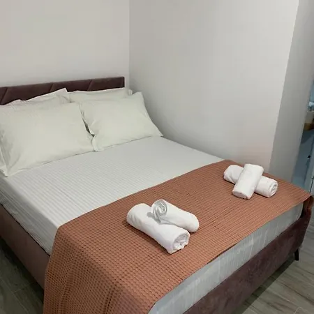 Kekezis Guest house *