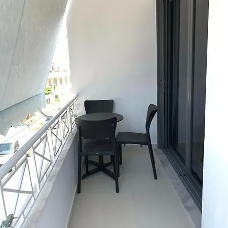 Kekezis 3* Sarandë