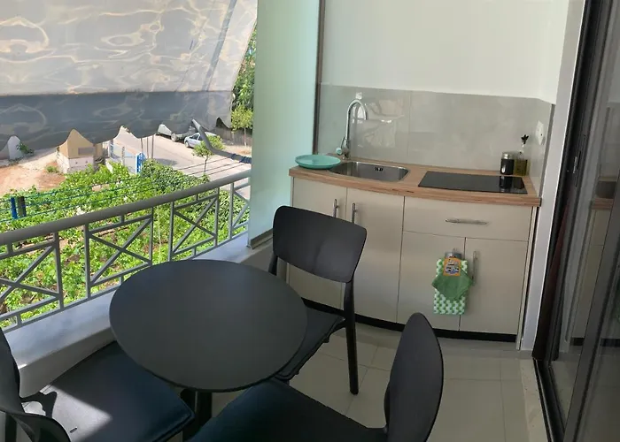 Kekezis 3* Sarandë